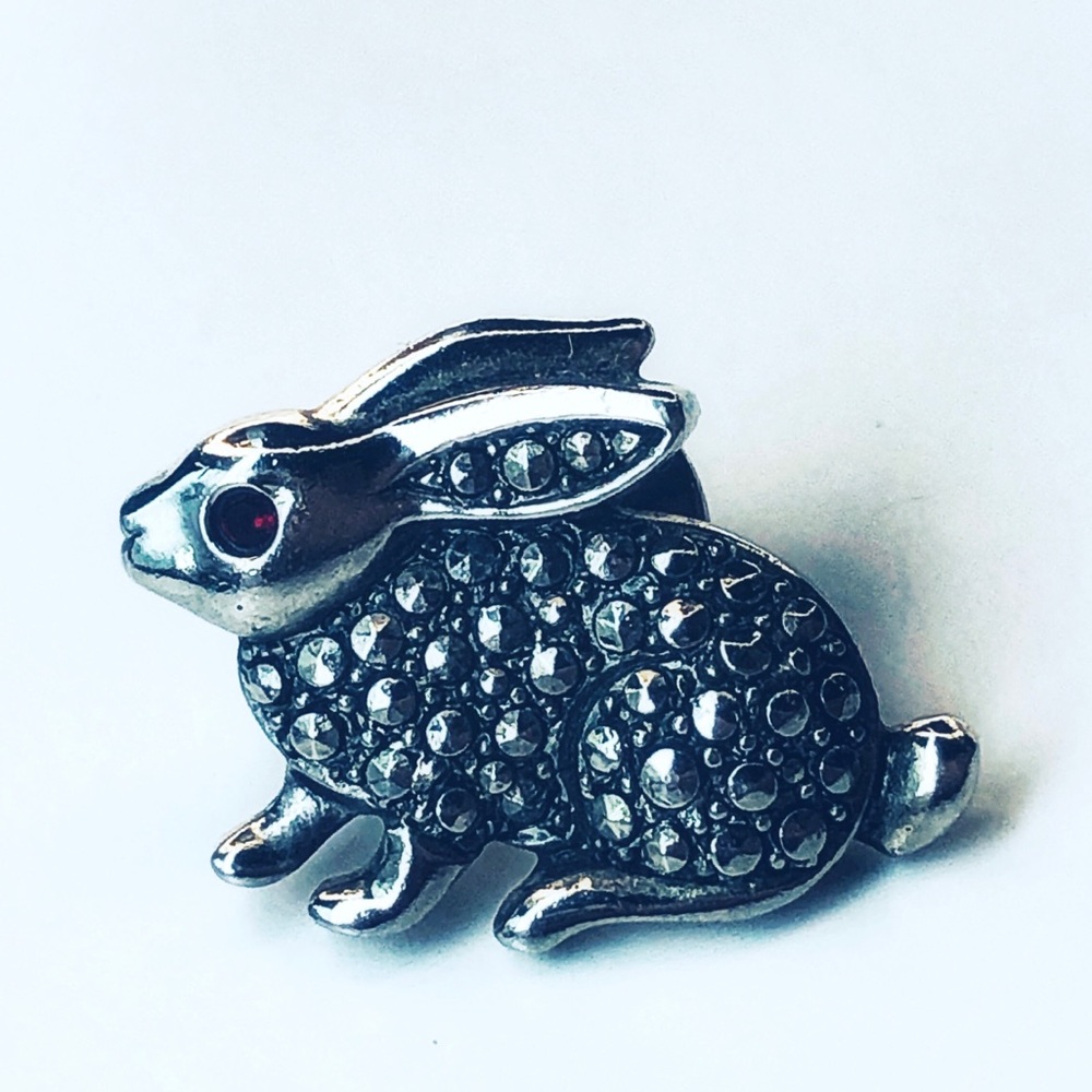 Rabbit Avon Pin w/ silver tone base & red eye